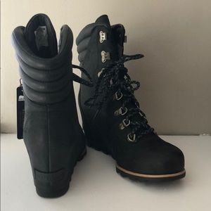 Sorel Conquest Wedge Boots